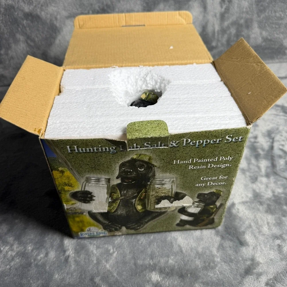Rivers Edge Hunting Lab Salt and Pepper Shaker Set Black Lab Camo Dog Figurine